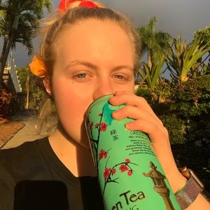 Meet your Posher, Ava